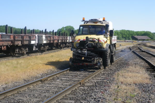 traitement phytosanitaire avec unimog rail-route