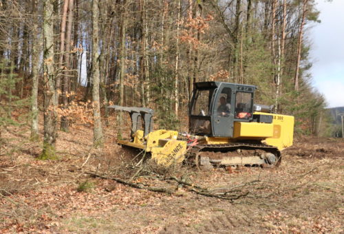 broyeur galotrax sur broyage en bordure de forêt