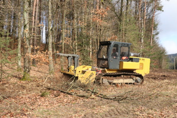 broyage de rémanents de bois au broyeur Galotrax