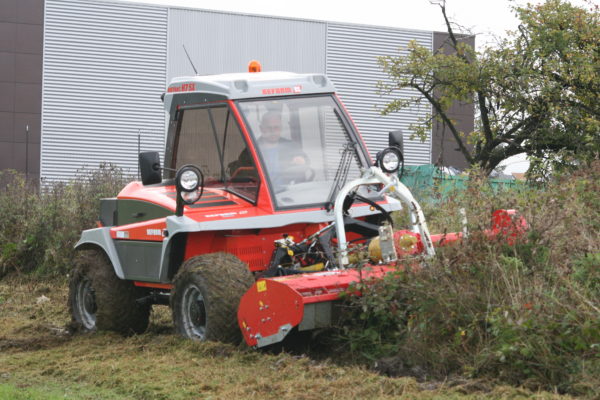 Tracteur reform débroussaille