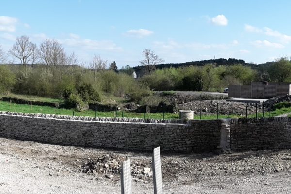 mur de pierres sèches après intervention